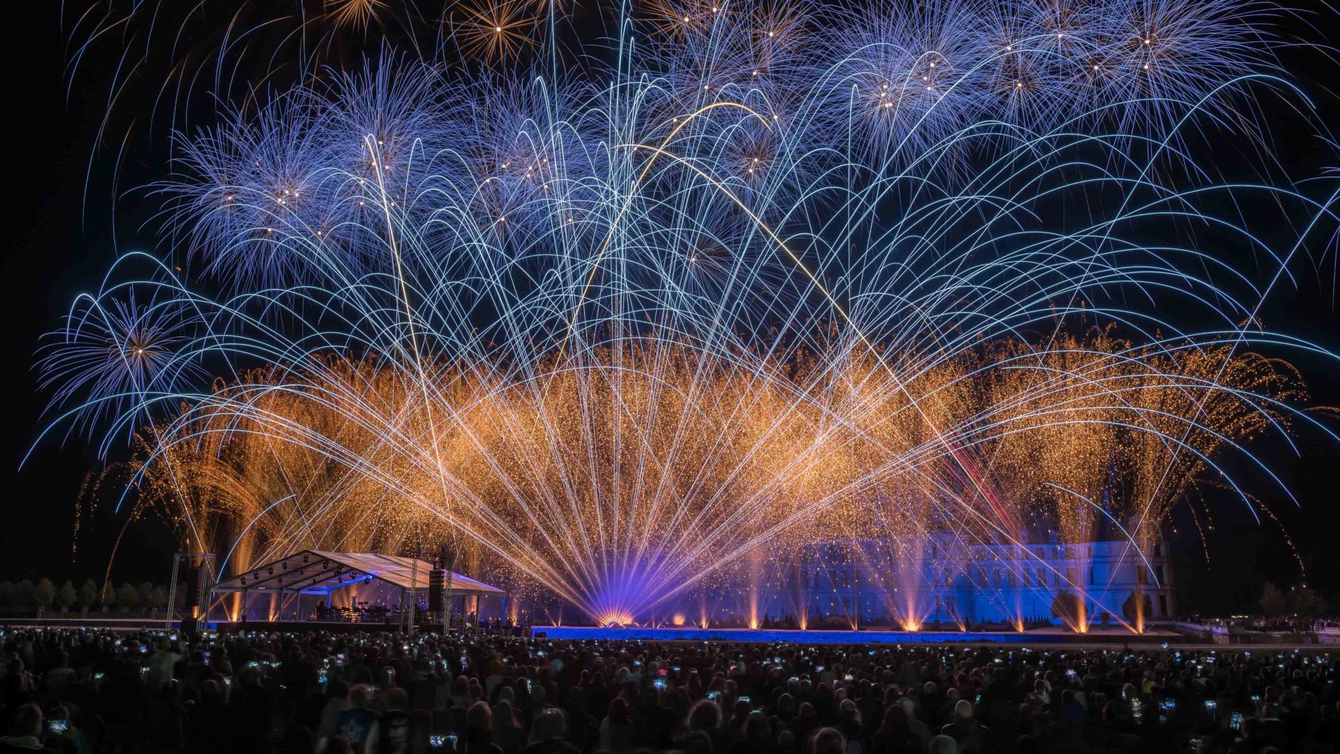 feu d'artifice bleu et or chateau de chambord