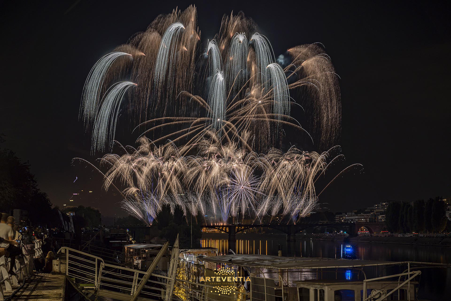 ARTEVENTIA - Pont de Levallois - Frédéric Lepla WM10