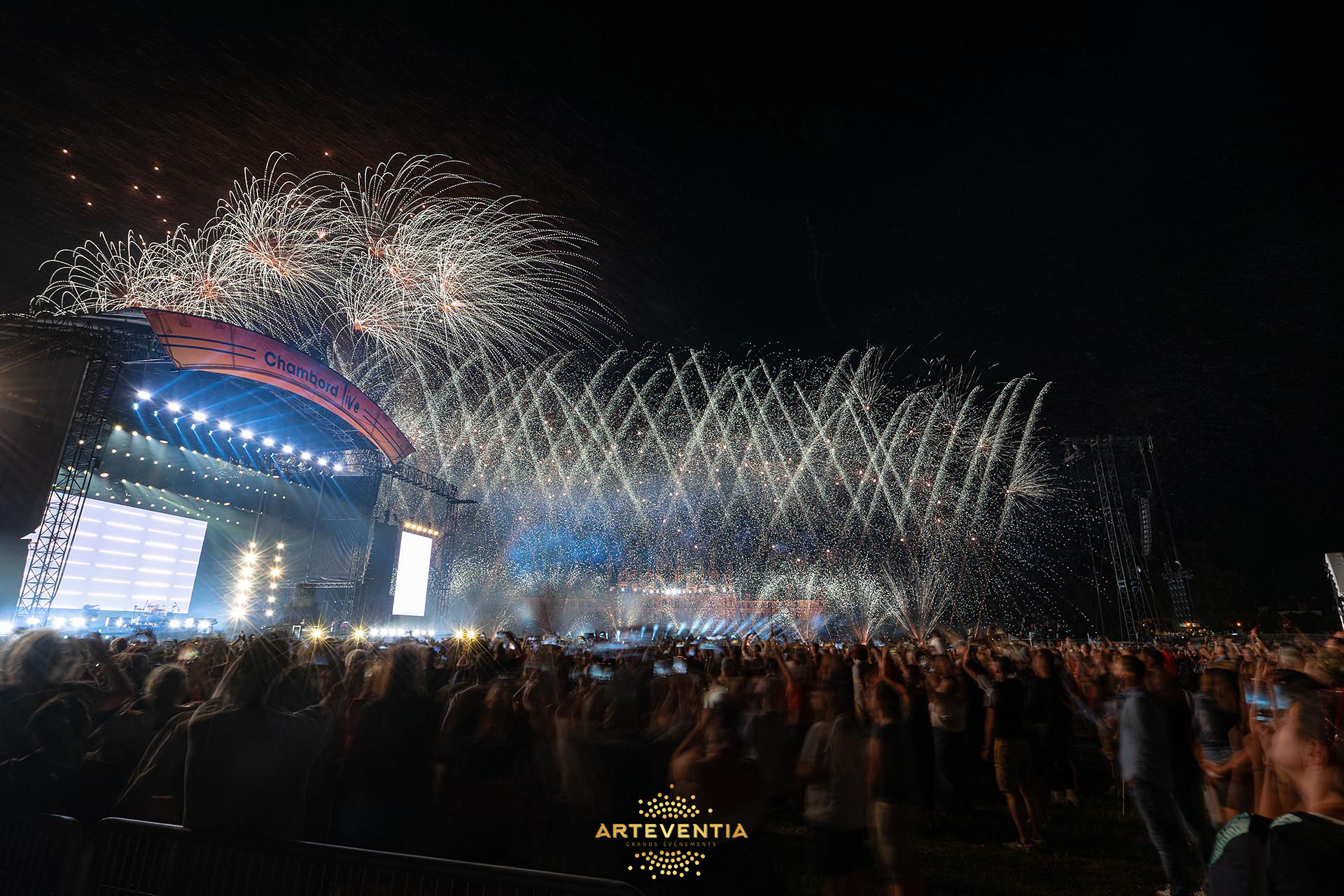 ARTEVENTIA - Imagine Dragon à Chambord - Quentin Garcia WM05